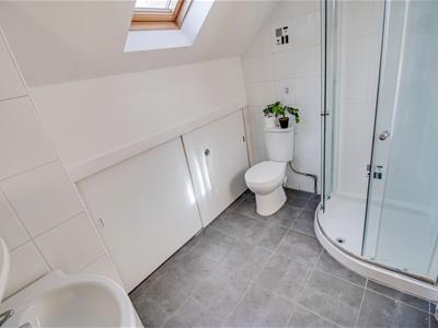 EN SUITE SHOWER ROOM/W.C.